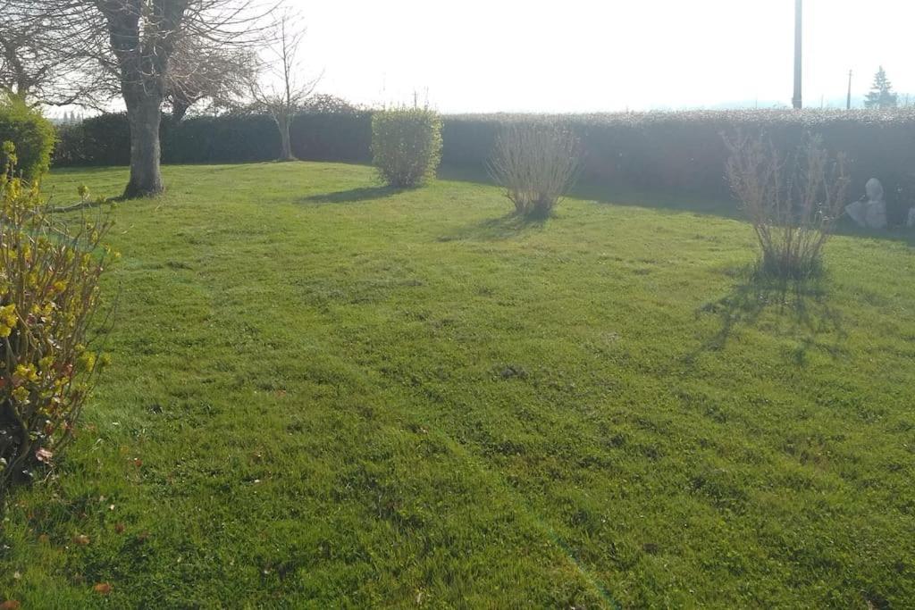 Grande Maison De Plain Pied Avec Jardin Arbore. Champignelles المظهر الخارجي الصورة